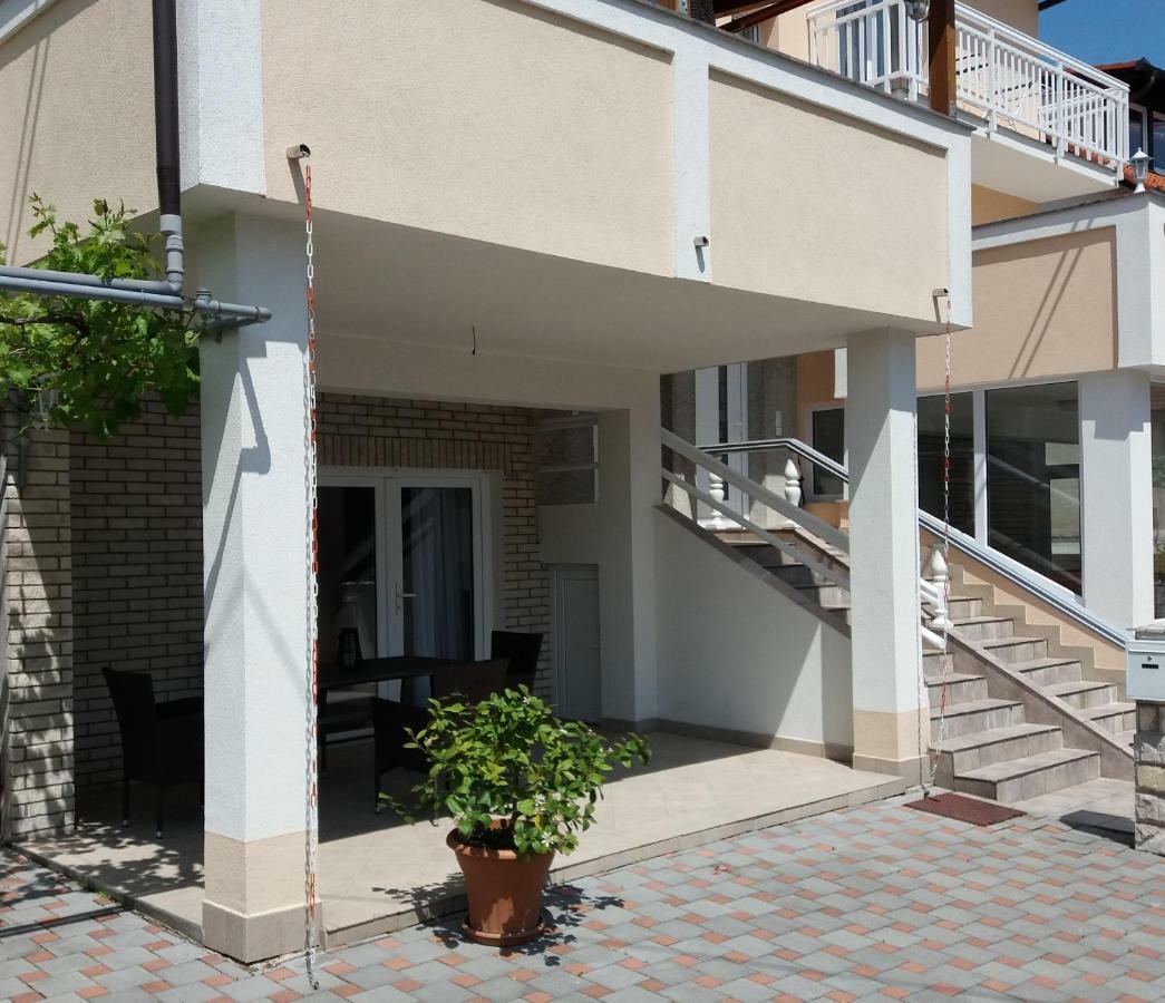 Apartman Luka ليفنو المظهر الخارجي الصورة
